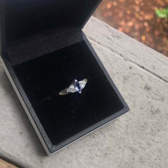 💍 Platinum Diamond and Tanzanite Ring ✨ - Picture 3 of 5